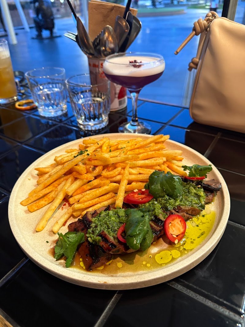 Suzie Luck's Restaurant & Bar photo 9